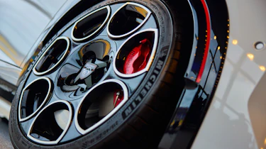 Peugeot E-208 GTi - wheel