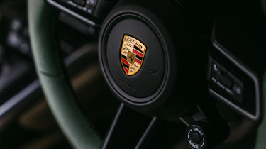 Porsche 911 GT3 Earls Court 51 Edition - steering wheel