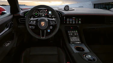 Porsche Taycan - dash