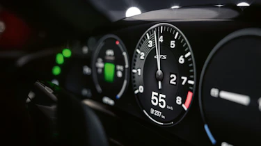 Porsche Taycan - dials