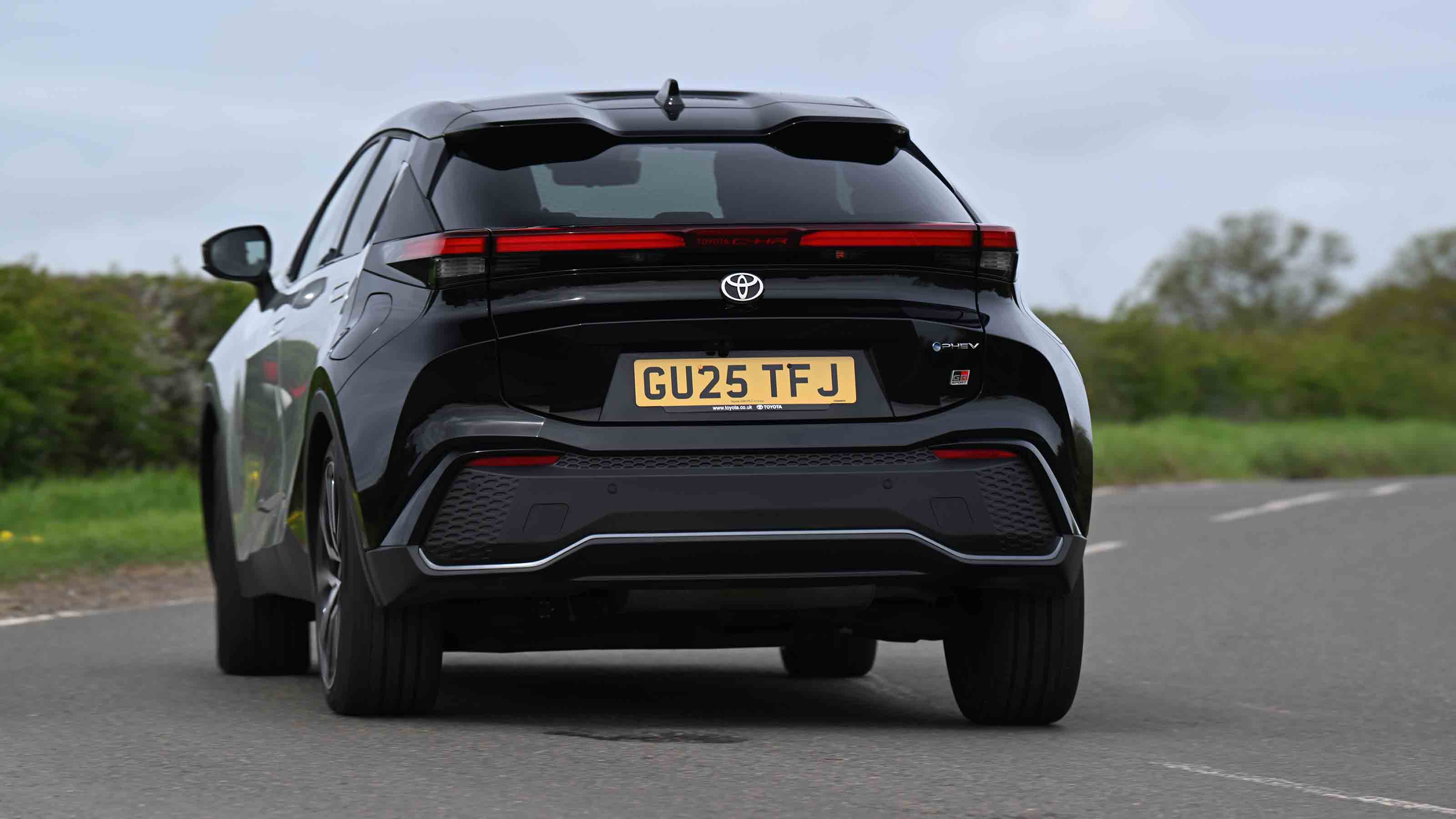 Toyota C-HR - rear cornering