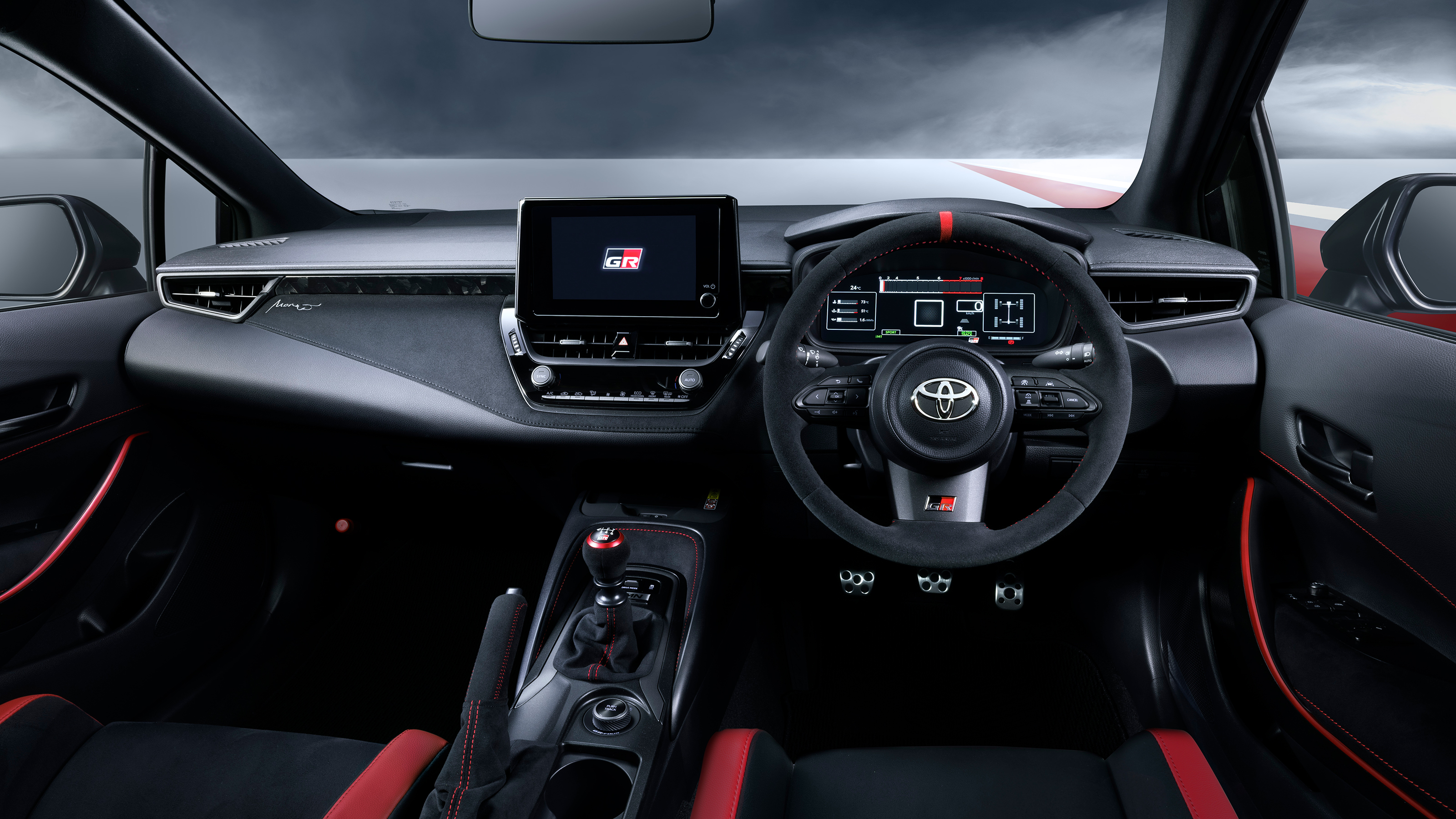 Toyota GRMN Corolla - dashboard