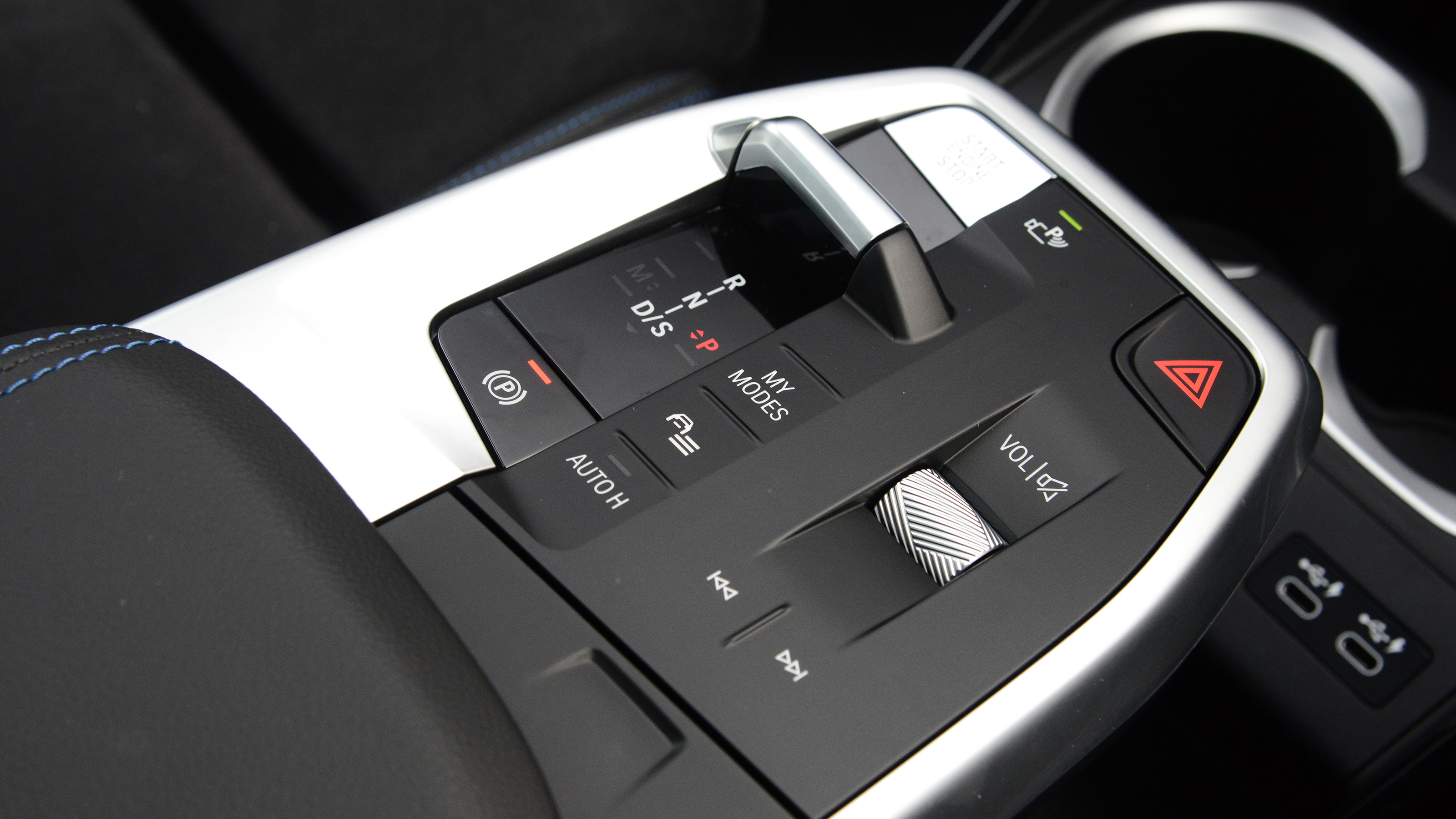 Used BMW X1 Mk3 controls