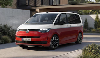 VW Caravelle Life - front 3/4