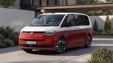 VW Caravelle Life - front 3/4