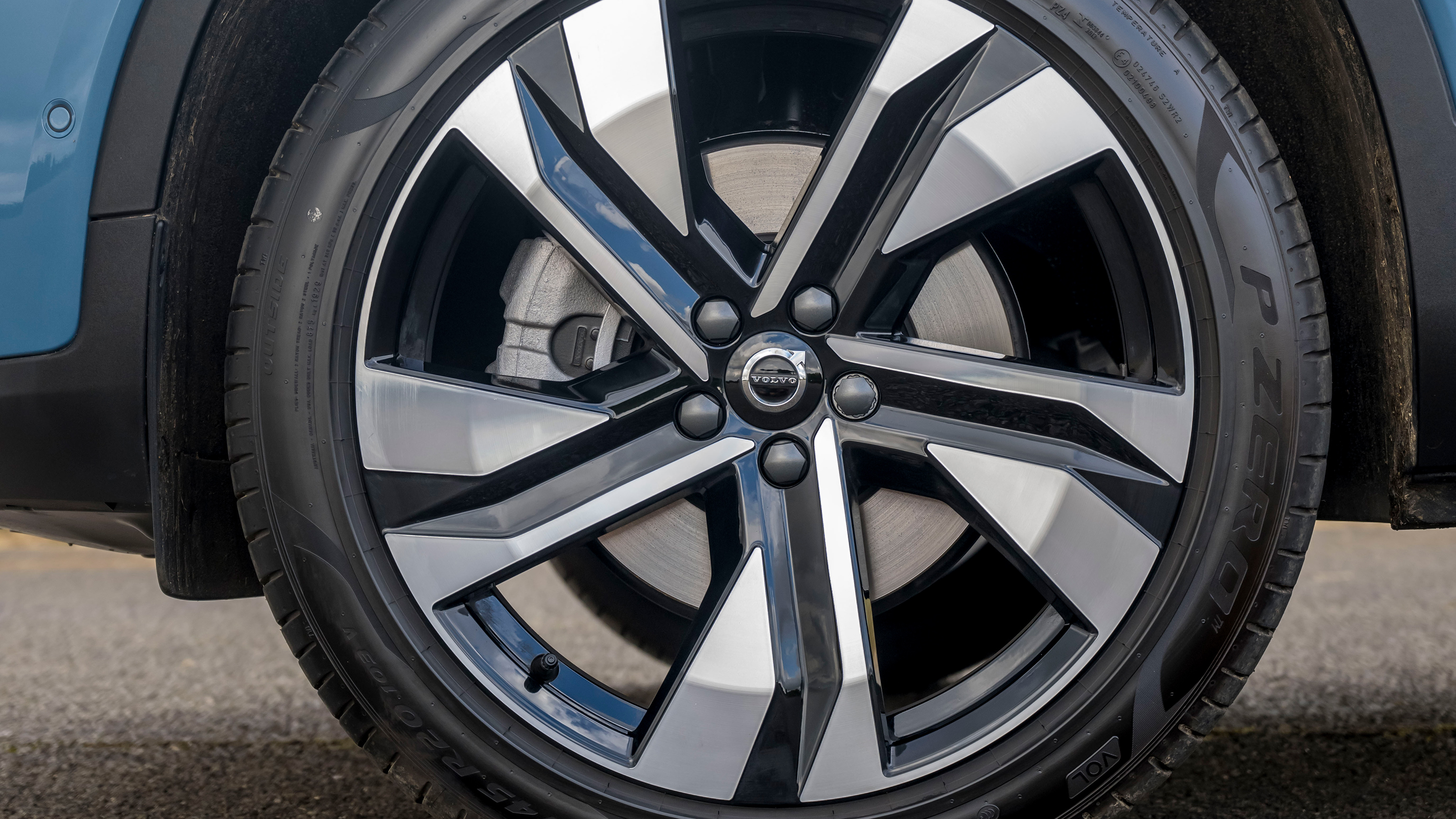 Volvo XC40 - wheel