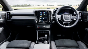 Volvo XC40 - interior
