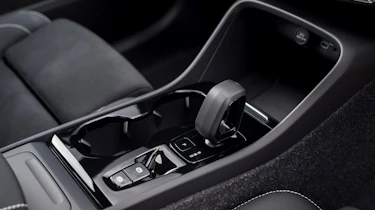 Volvo XC40 - gear selector