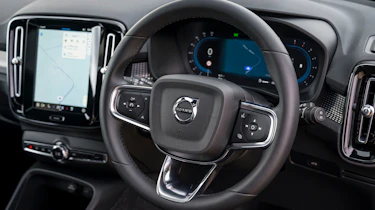 Volvo XC40 - dashboard