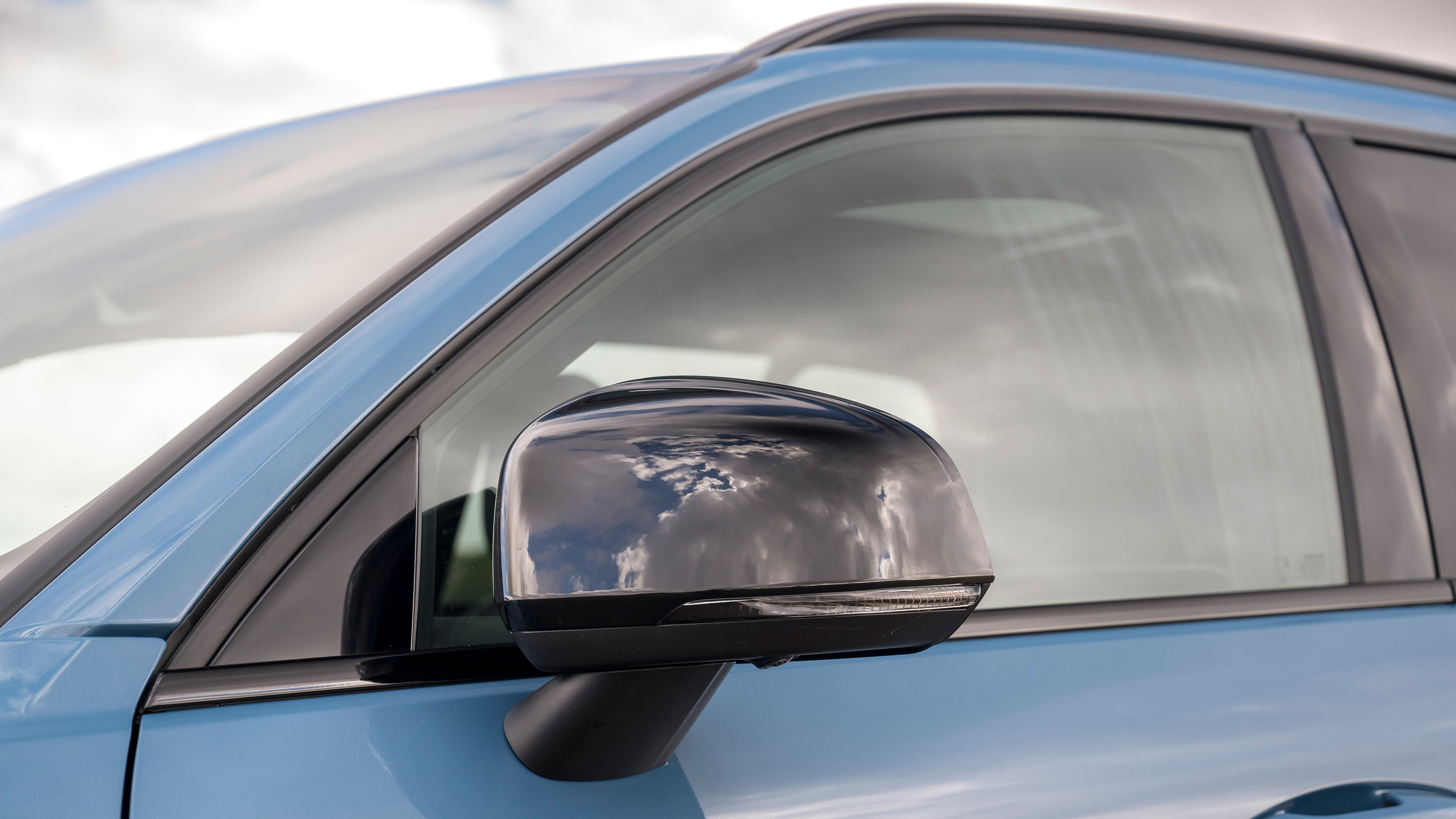 Volvo XC40 - door mirror