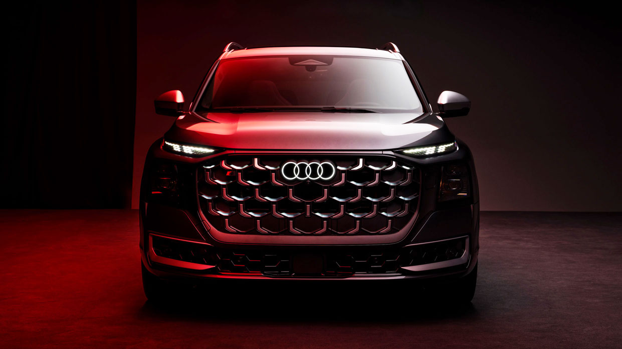 Audi SQ9 - full front
