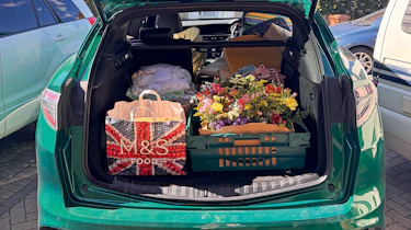 Alfa Romeo Stelvio Quadrifoglio - boot space