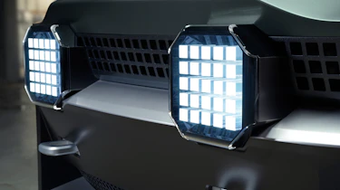 Aston Martin Dreadnought - foglight