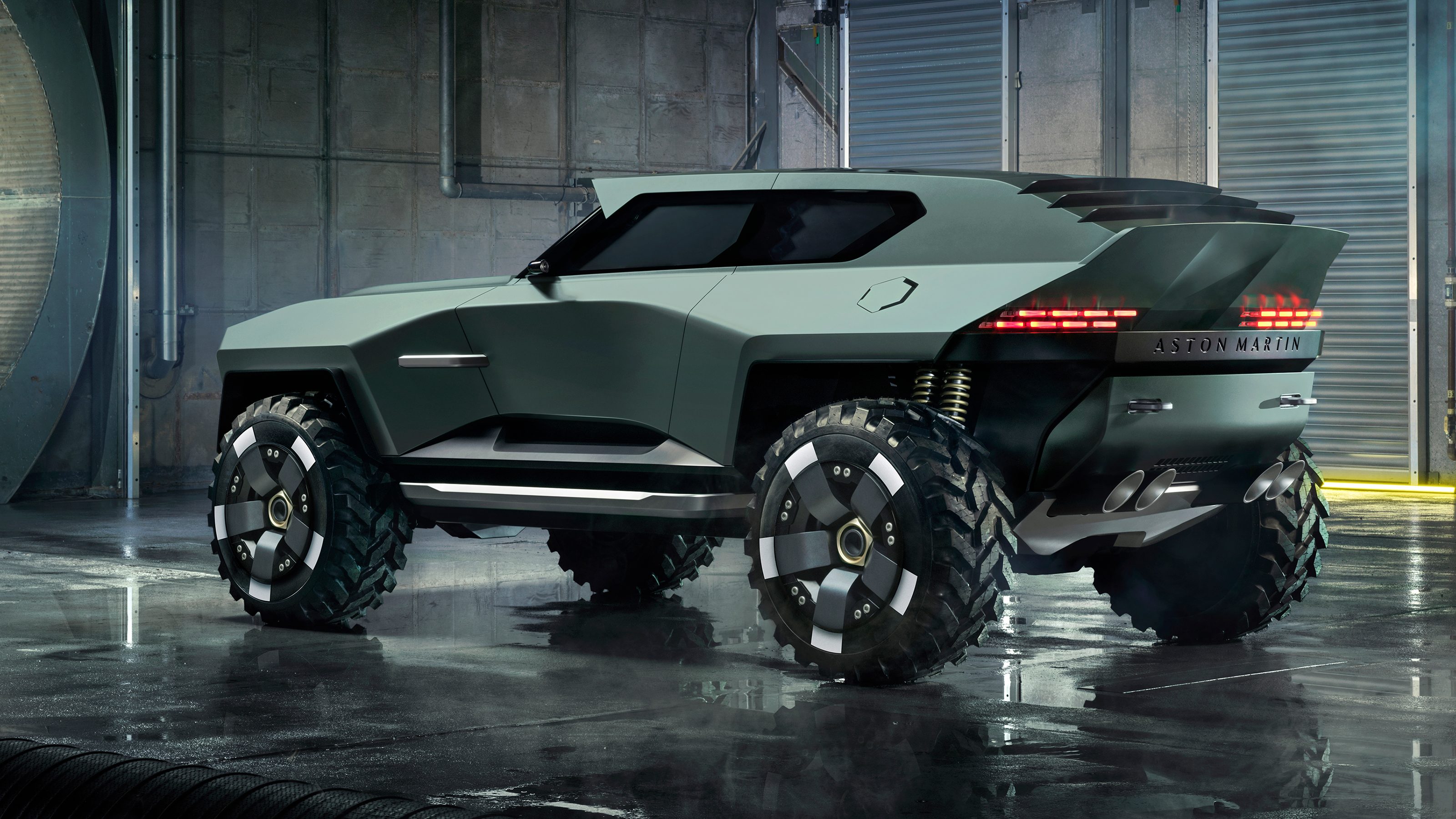 Aston Martin Dreadnought - rear angled