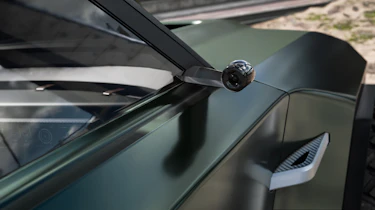 Aston Martin Dreadnought - wing-camera