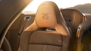 Aston Martin Vanquish 25 - seat