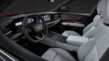 Audi SQ9 - interior