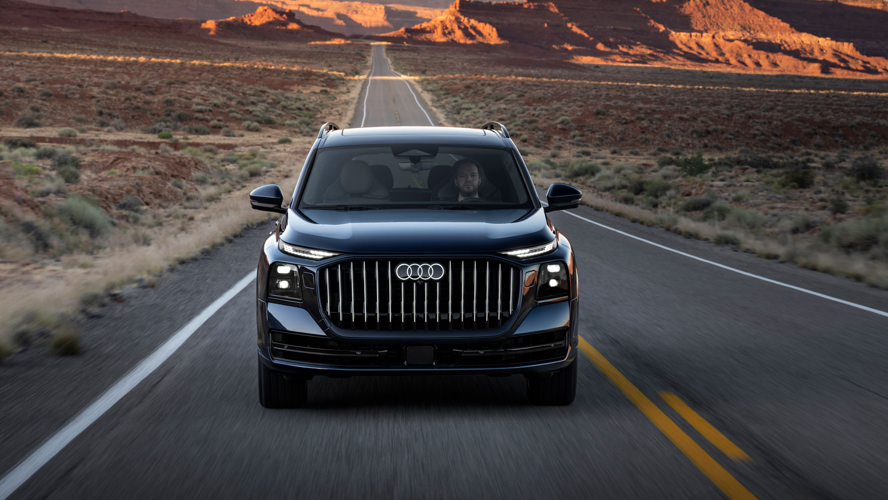 Audi Q9 - full front action