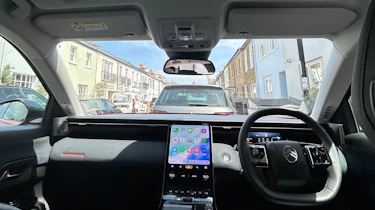 Citroen e-C5 Aircross - bright cabin