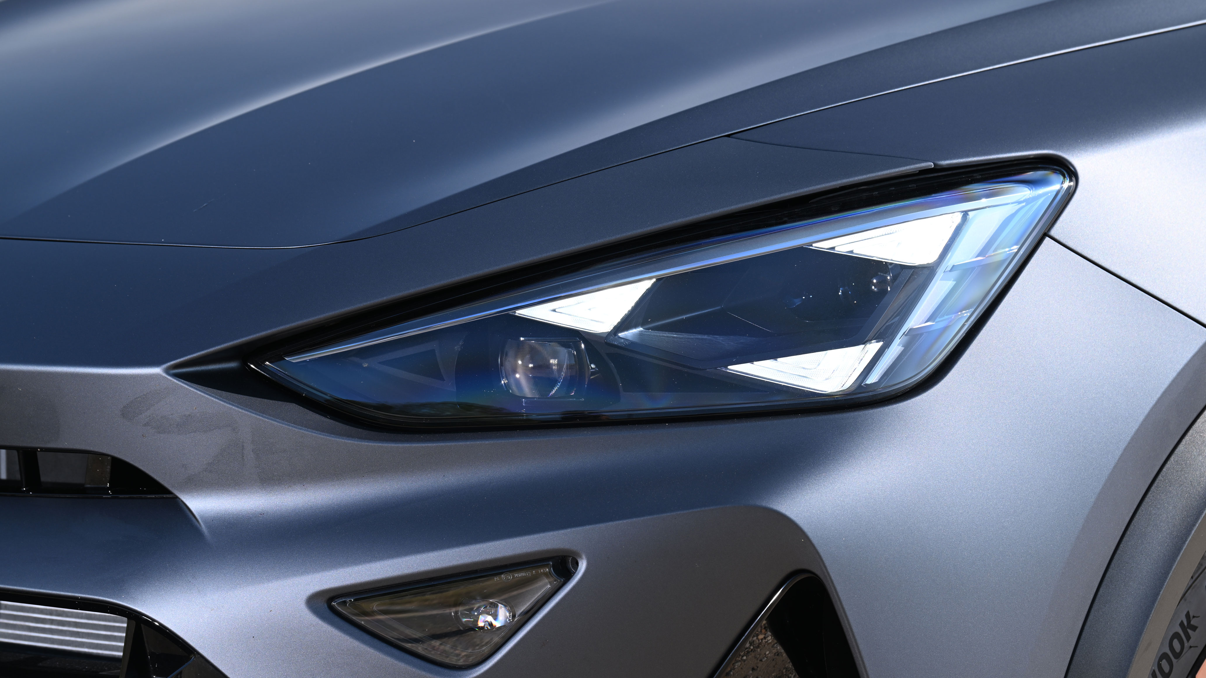 Cupra Formentor VZ5 2026 UK - front light