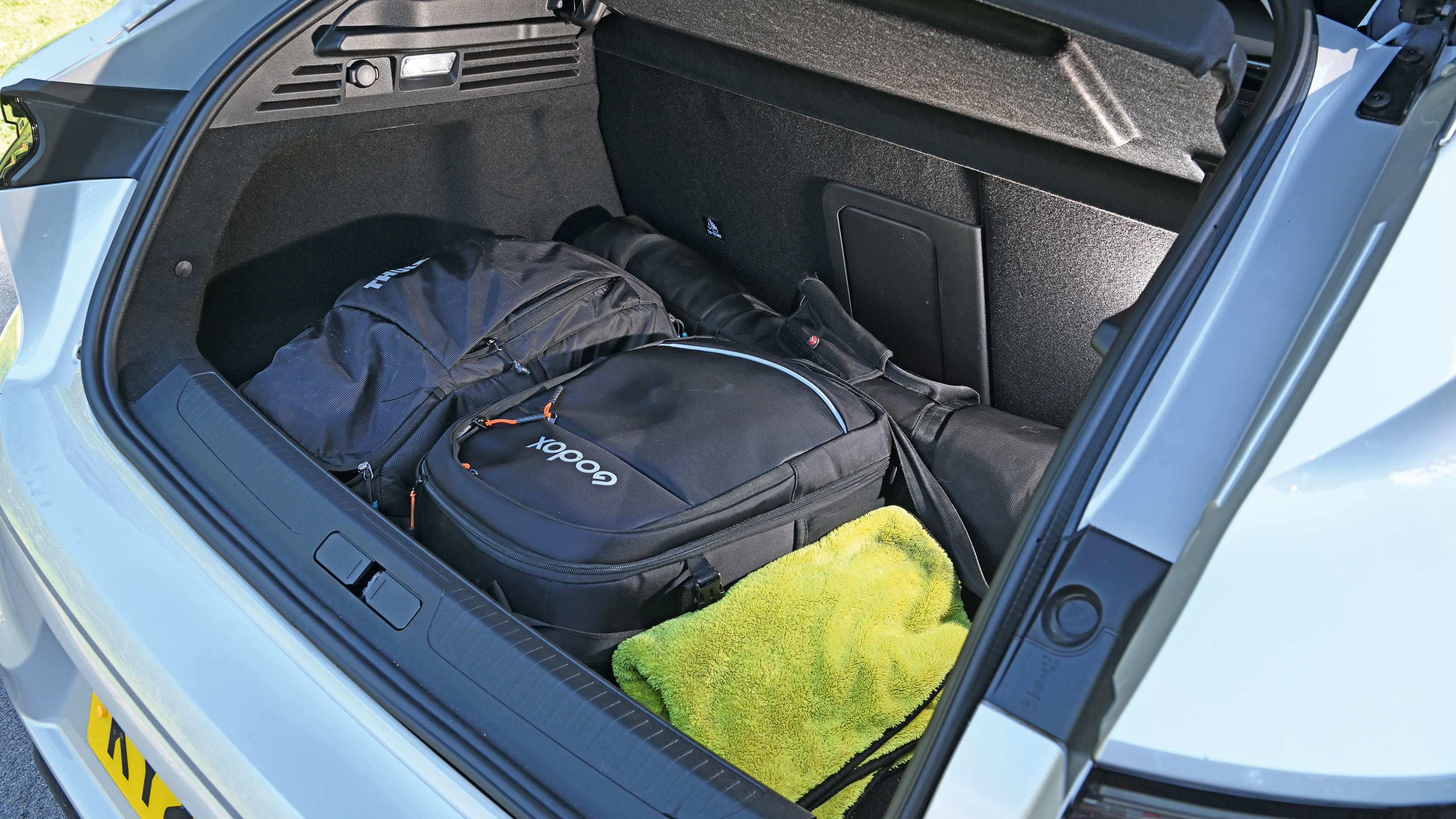 DS No4 Hybrid Etoile Nappa - boot space