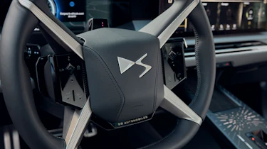 DS No7 - steering wheel