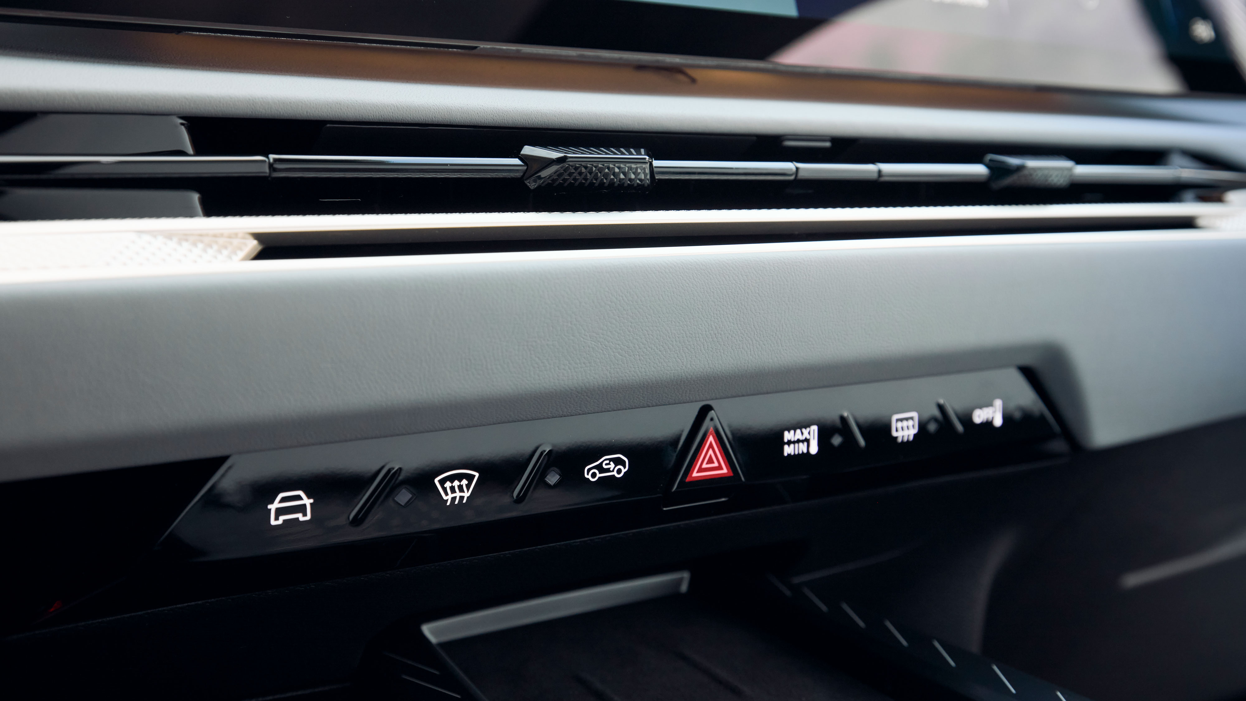 DS No7 - centre console