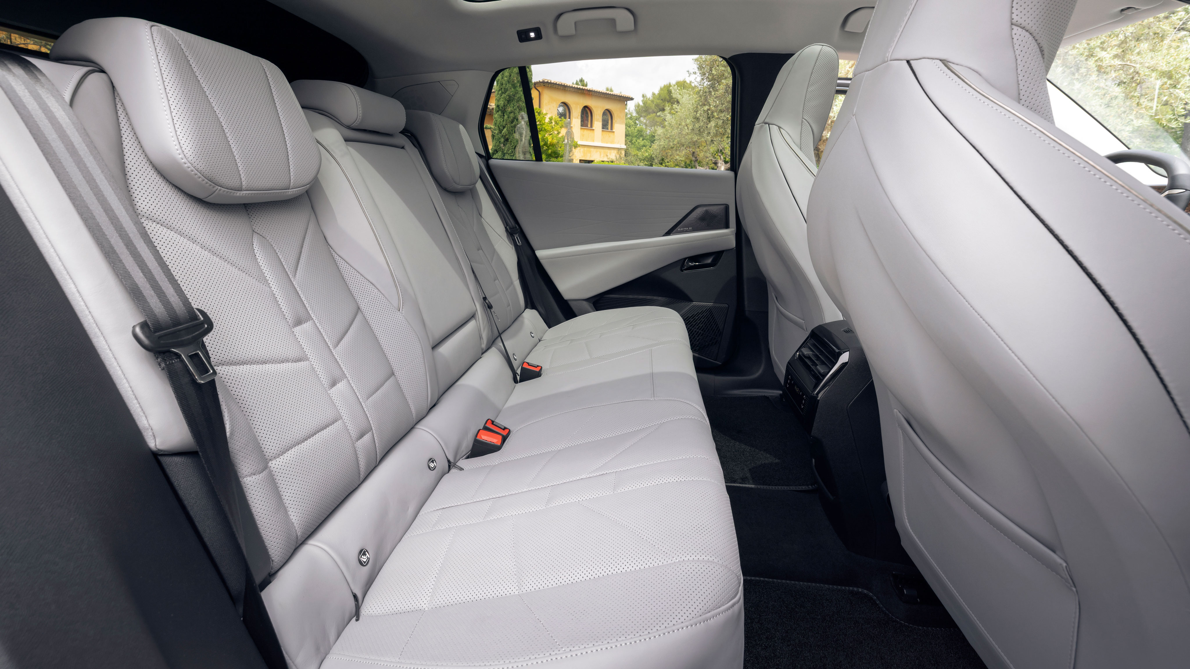 DS No7 - back seats