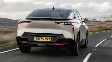 DS No8 Hybrid - rear