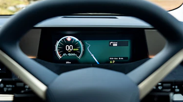DS No8 Hybrid - dials