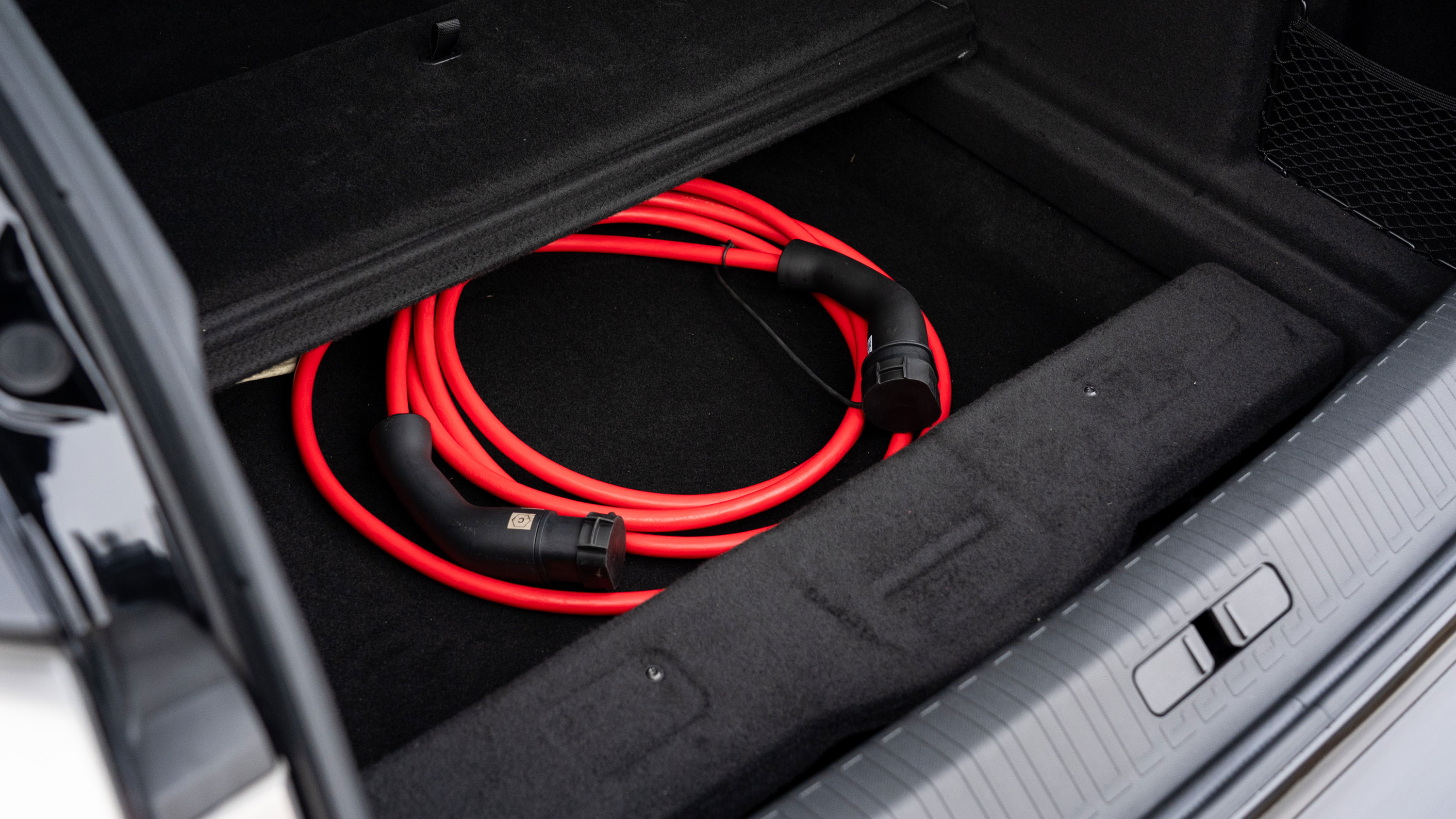 DS No8 Hybrid - cable storage