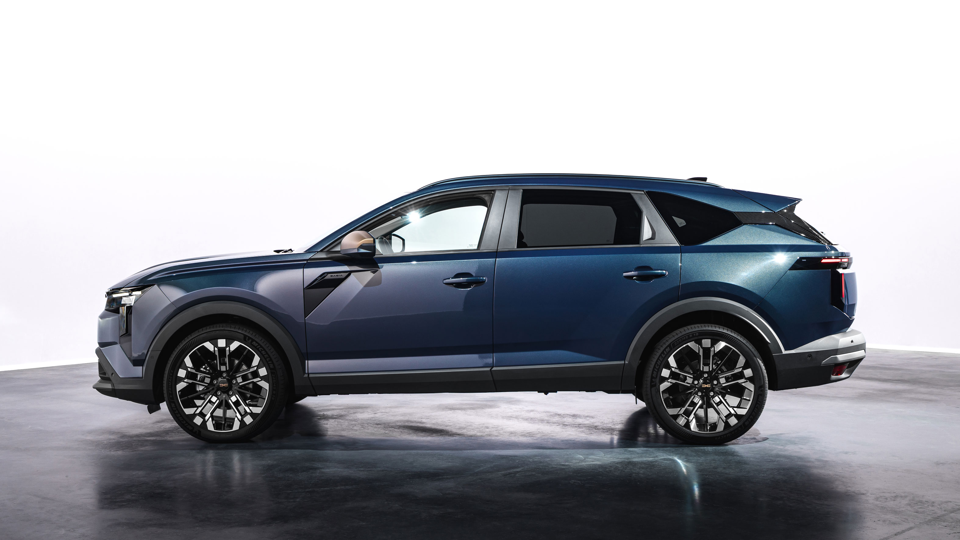 Dacia Striker - side