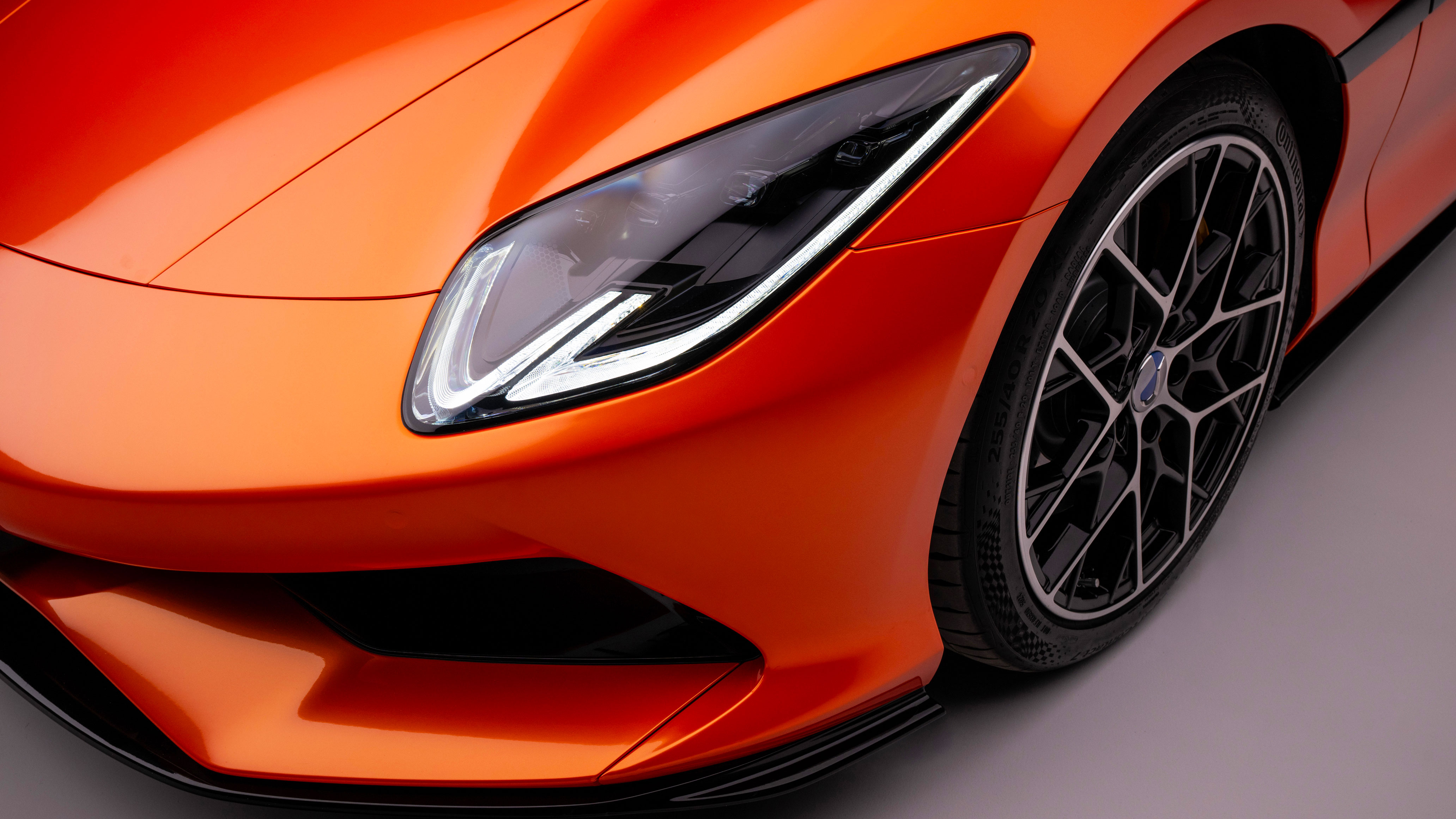 Denza Z - front detail