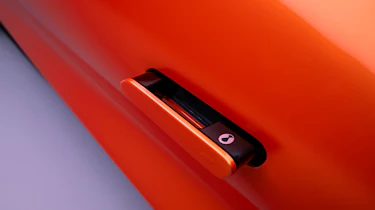 Denza Z - door handle
