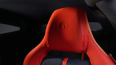 Denza Z - seat detail
