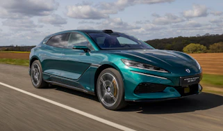 Denza Z9GT - front 3/4