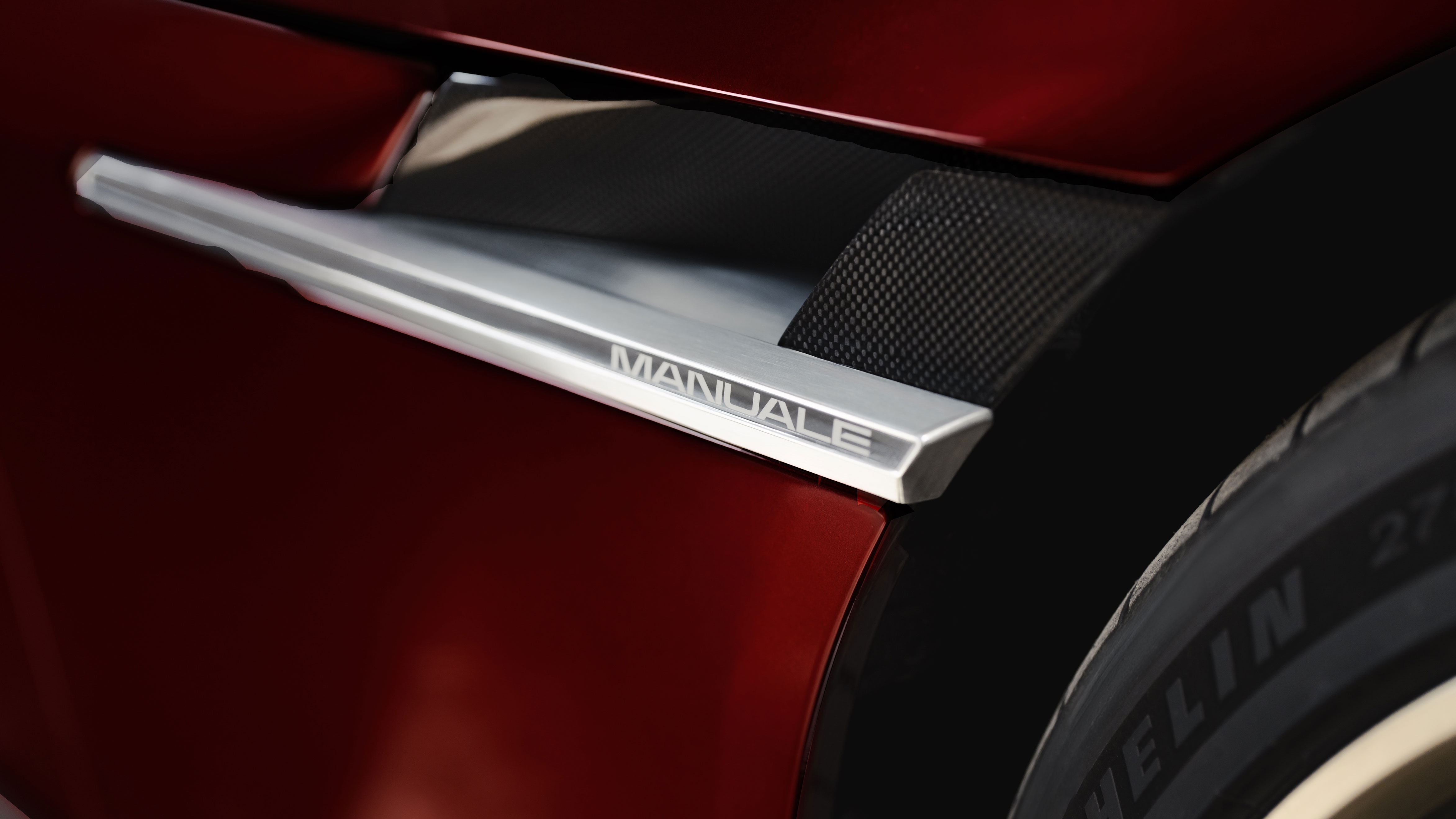 Ferrari 12Cilindri Manuale - Manuale badge
