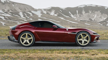 Ferrari 12Cilindri Manuale - side