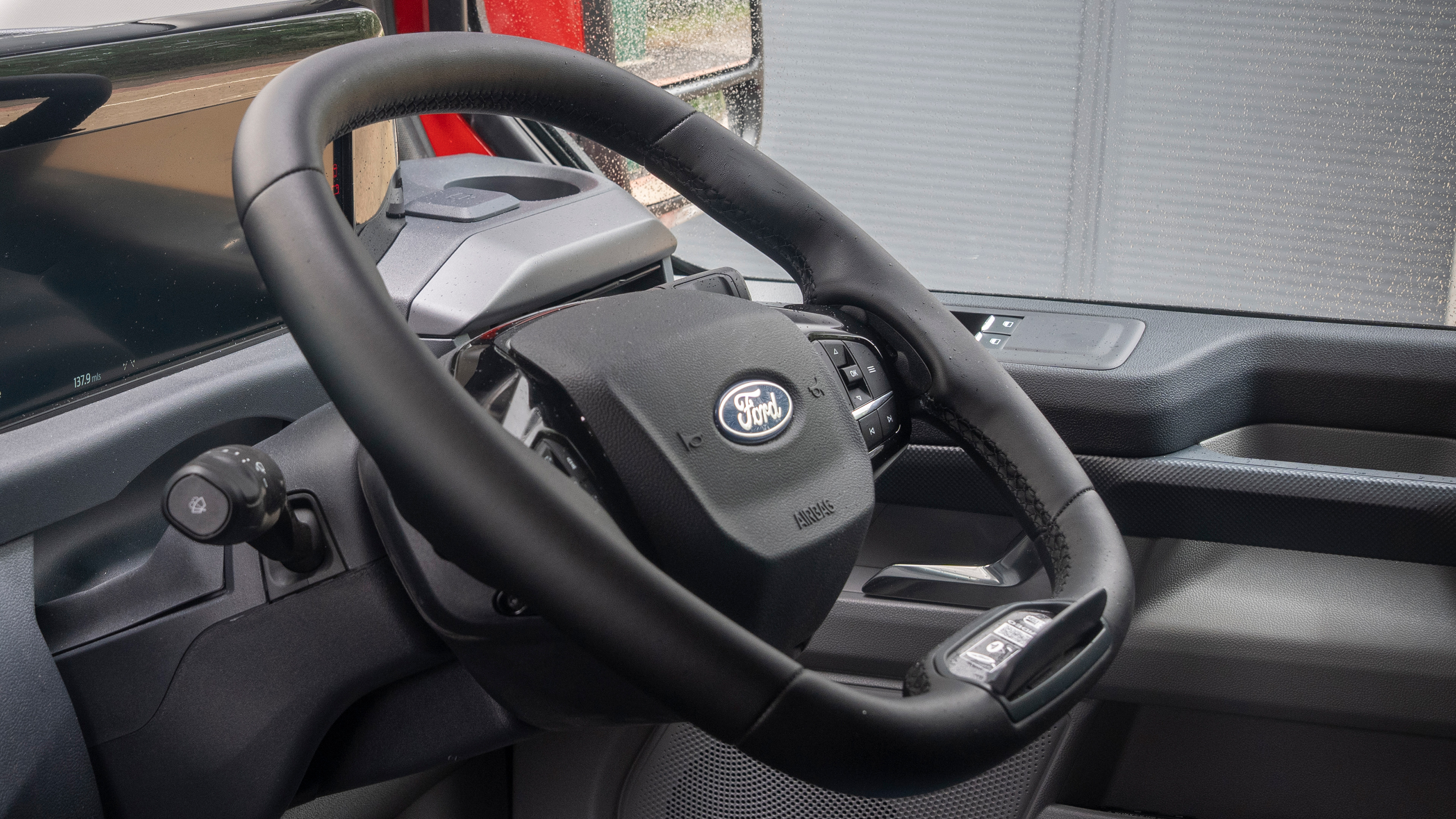 Ford Transit Custom - folding steering wheel