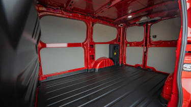 Ford Transit Custom - cargo area (side view)