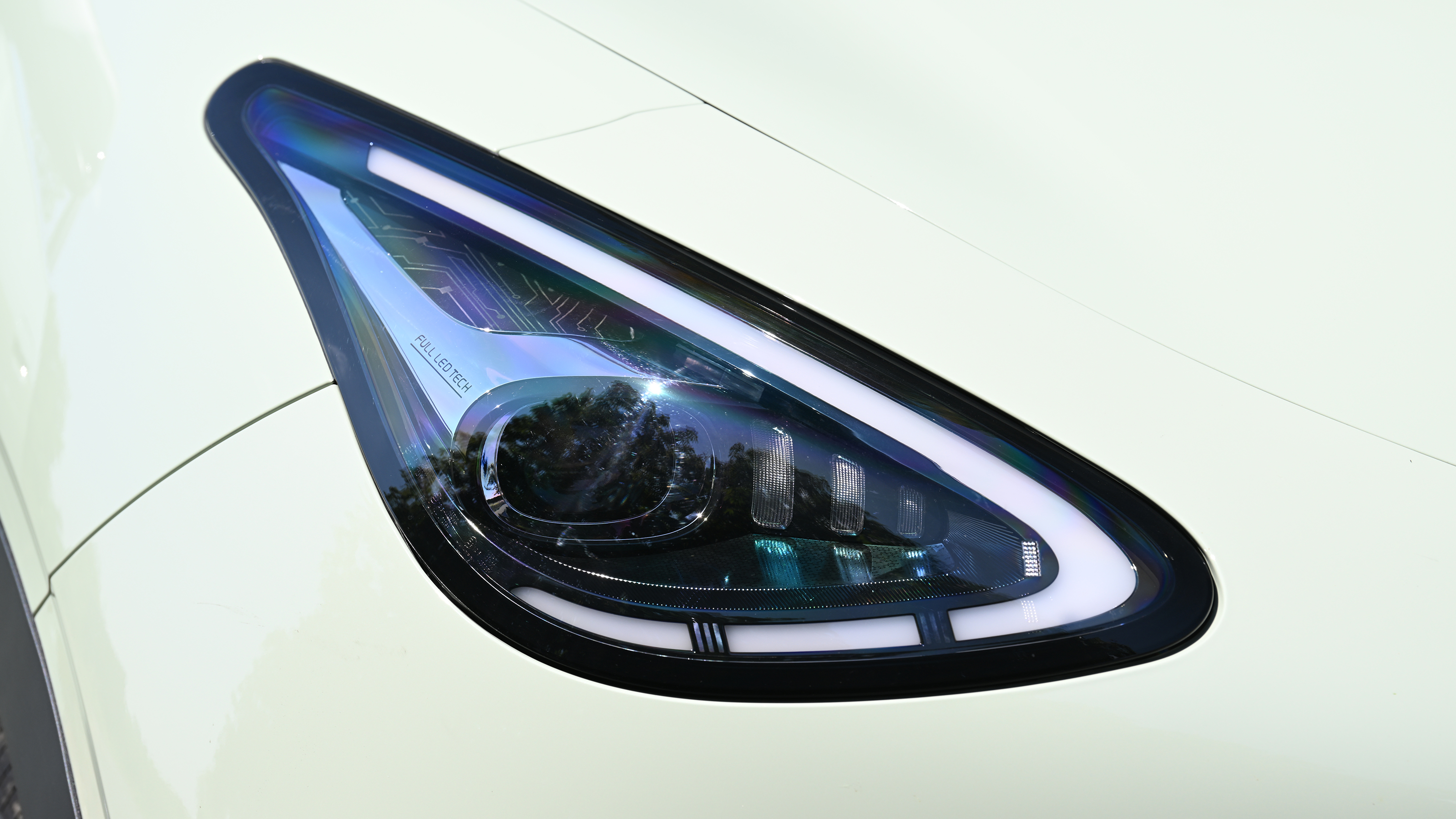 New Geely EX2 - headlight 