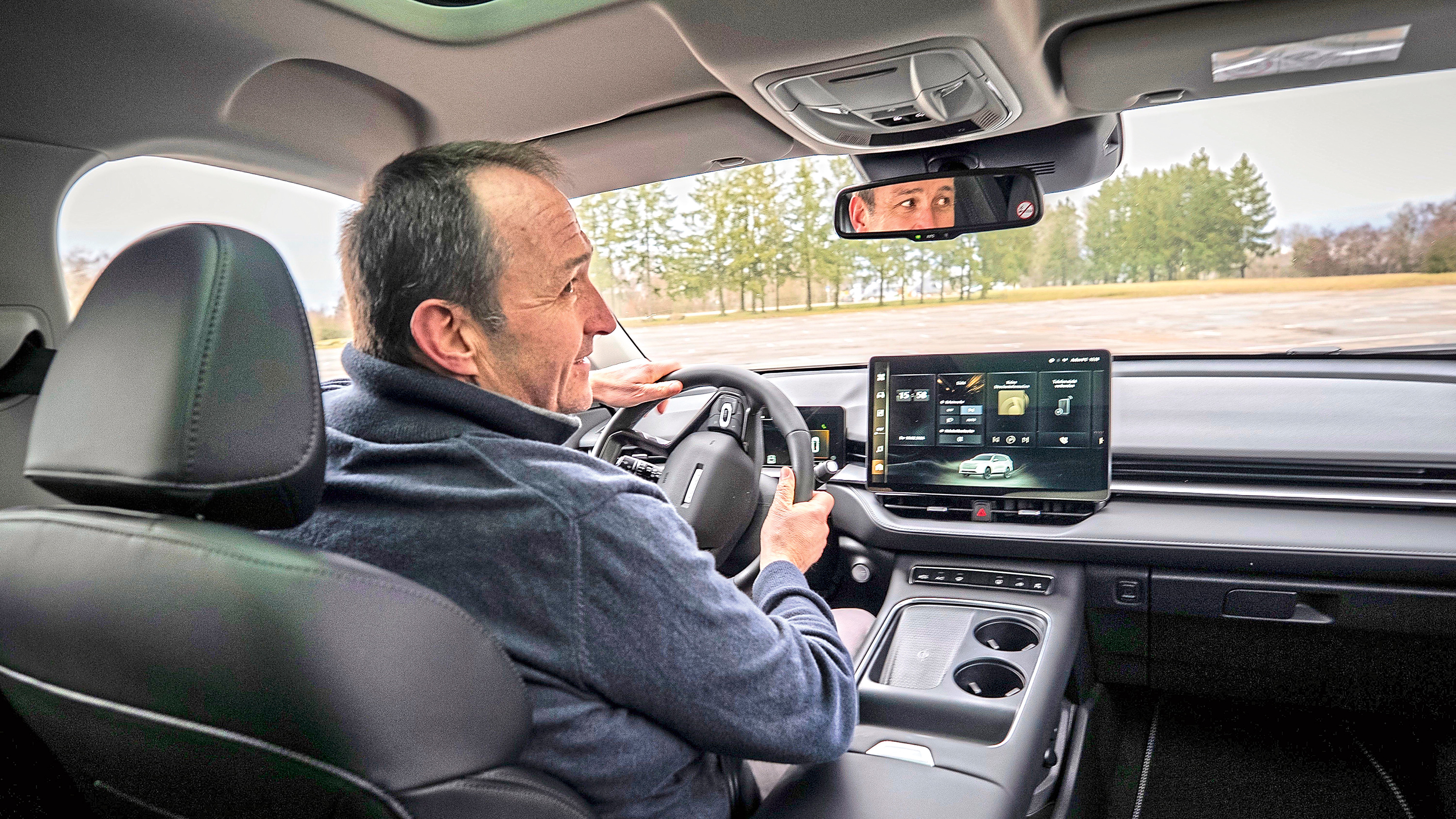 Thomas Geiger driving the Haval H6