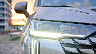 Haval H6 - headlight