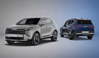 Kia Sportage and EV5 Storm - front and rear static