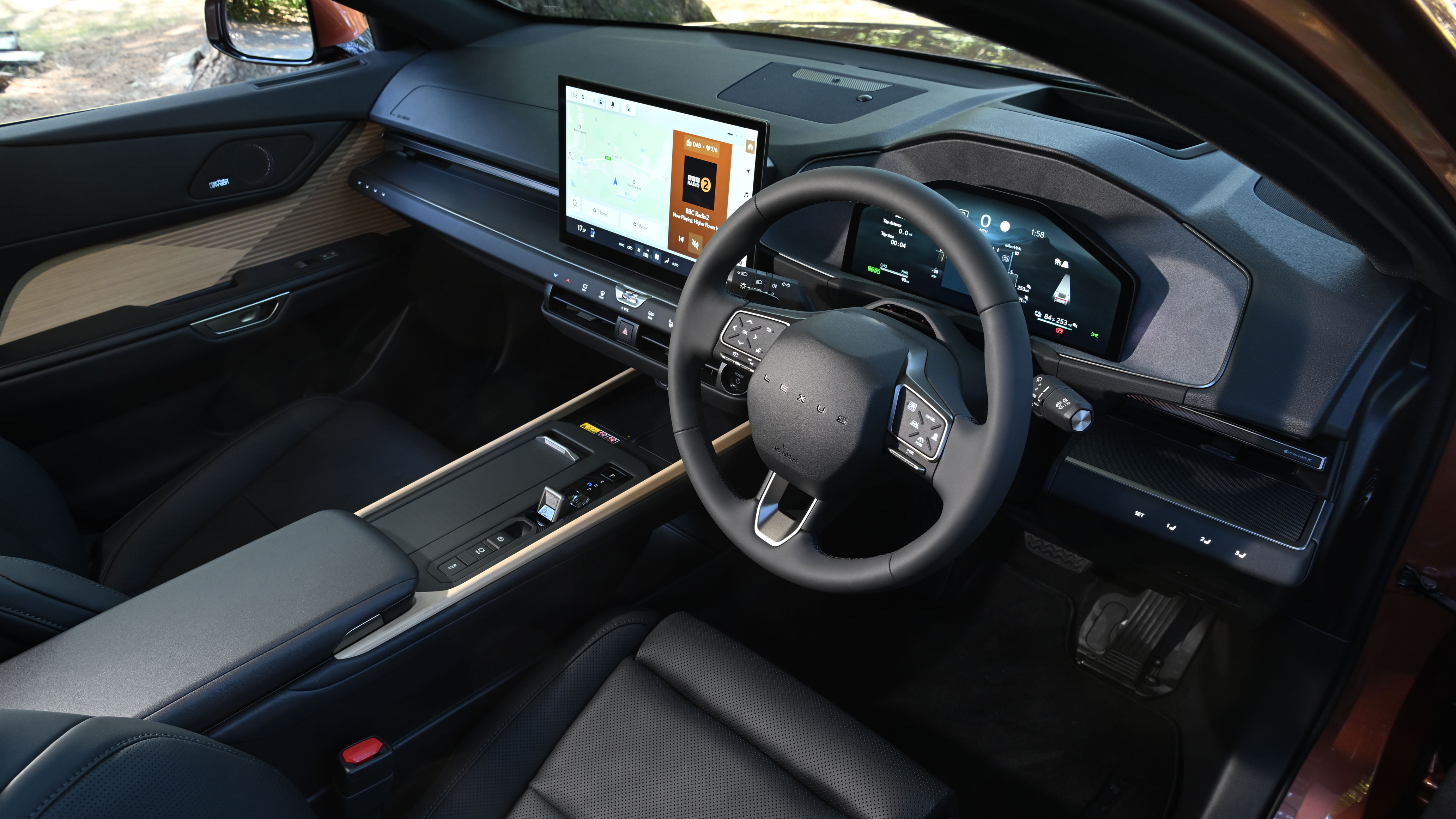 Lexus ES UK - dash