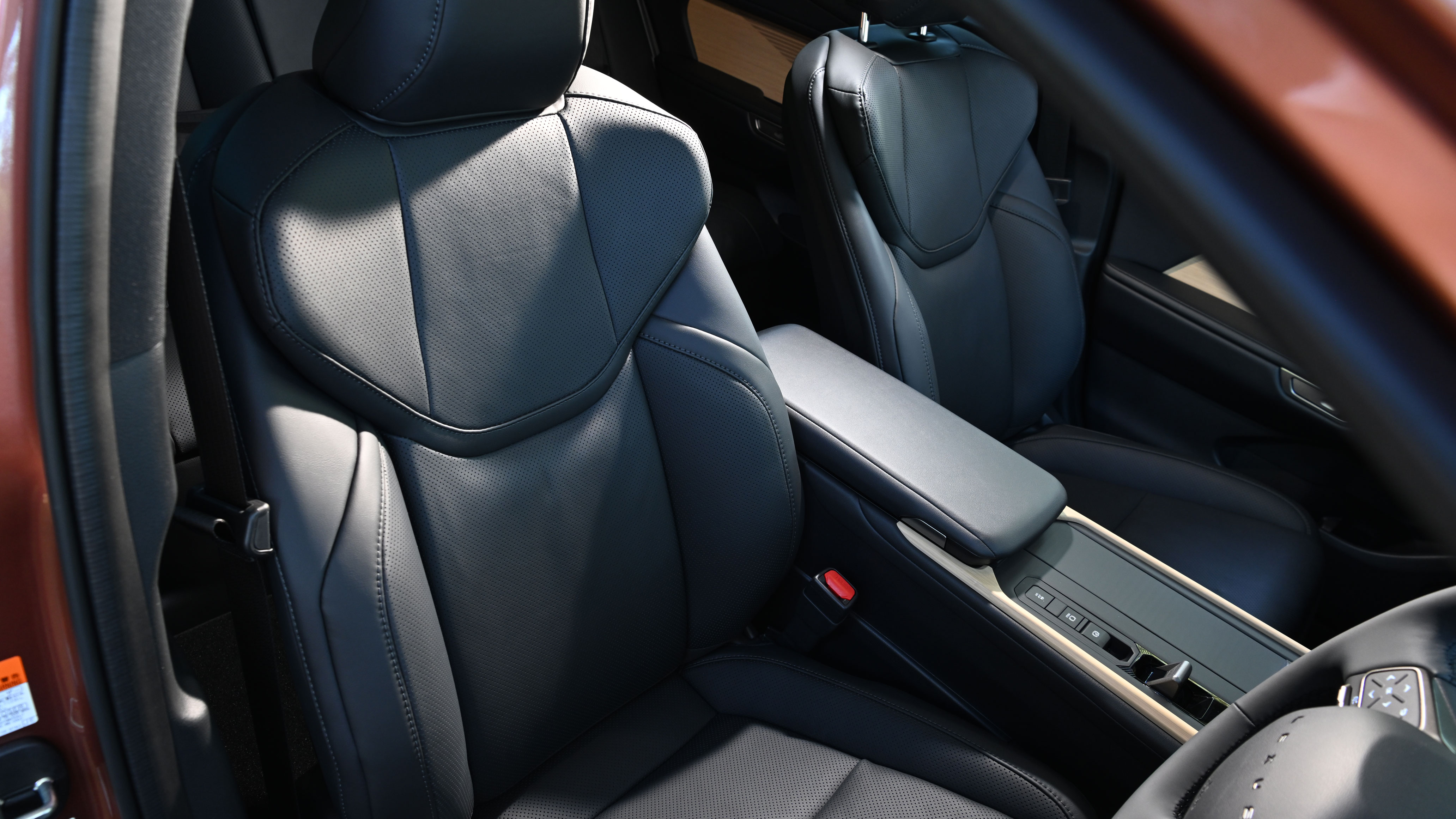 Lexus ES UK - seats