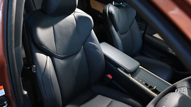 Lexus ES UK - seats