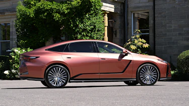 Lexus ES UK - side