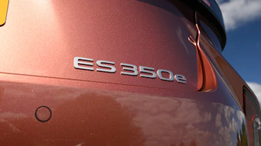Lexus ES UK - rear badge