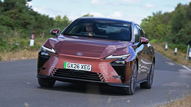 Lexus ES UK - front cornering